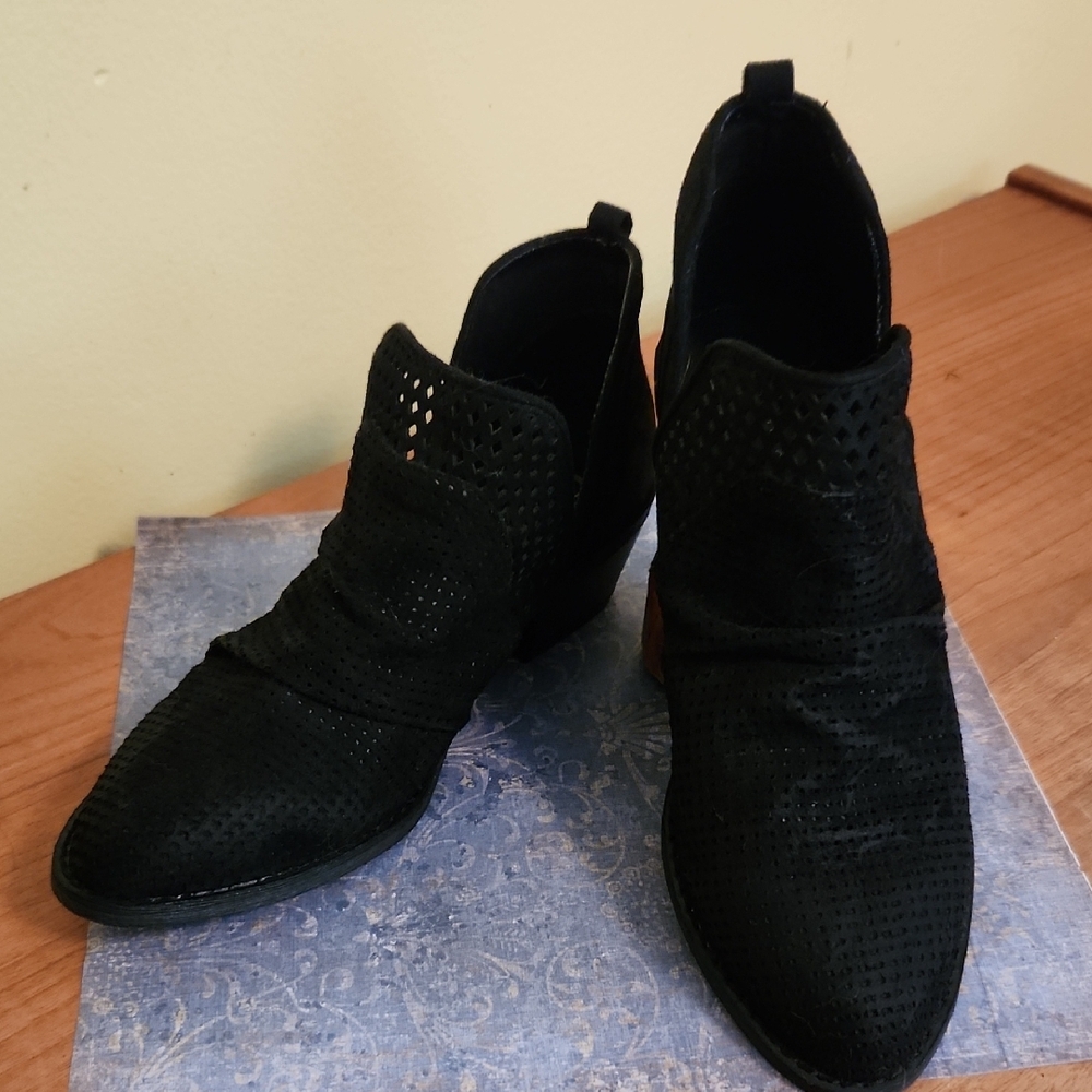 Chic Suede Women's Black Ankle Booties With Cut Out Details